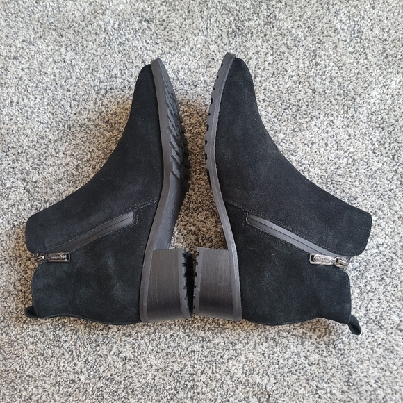 Blondo Ankle Black Booties Suede Leather Waterproof Side Zipper Size 9.5 - Picture 4 of 9